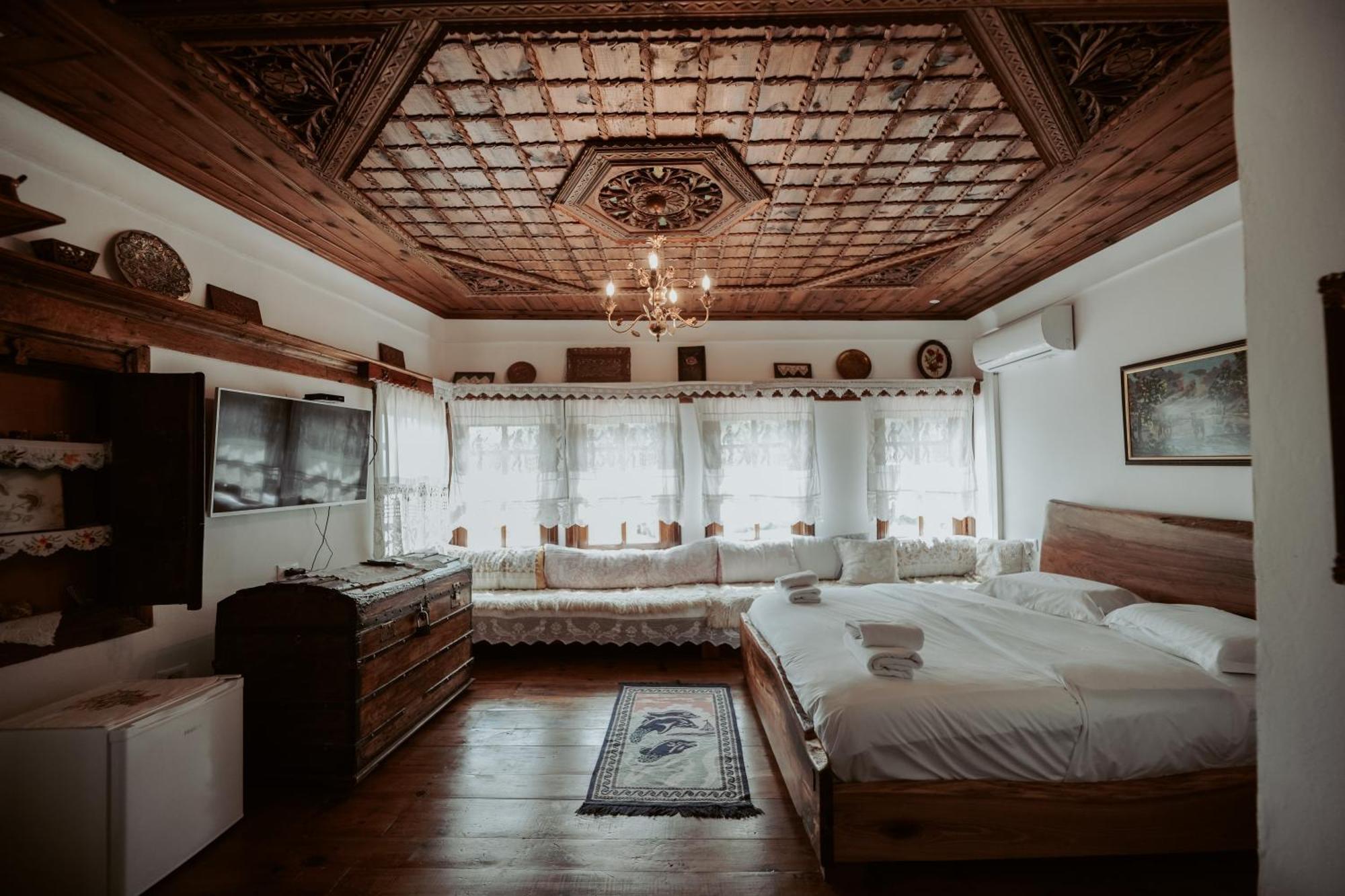 Hotel Ansel Berat Exterior photo